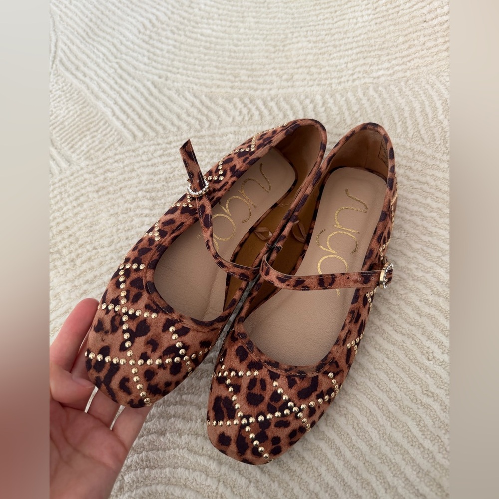 Sugar Brown Leopard Flats with Gold Accents
